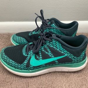 Women’s Nike Free Runs